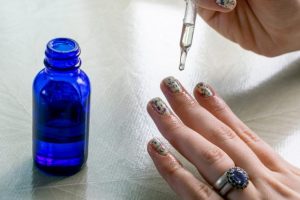 指緣油用法 保養指甲 護甲油用途