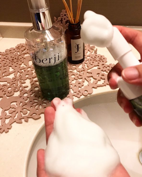 berji 雙效靚白潔顏蜜