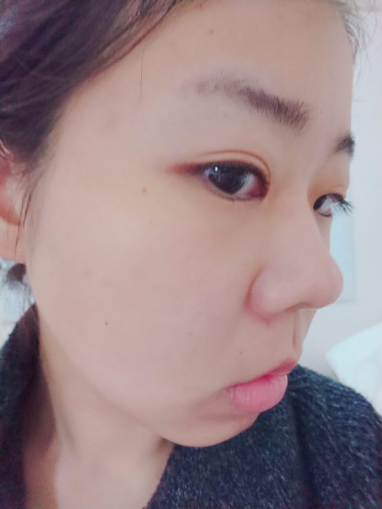露華濃粉底液