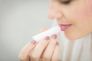 潤色護唇膏推薦
