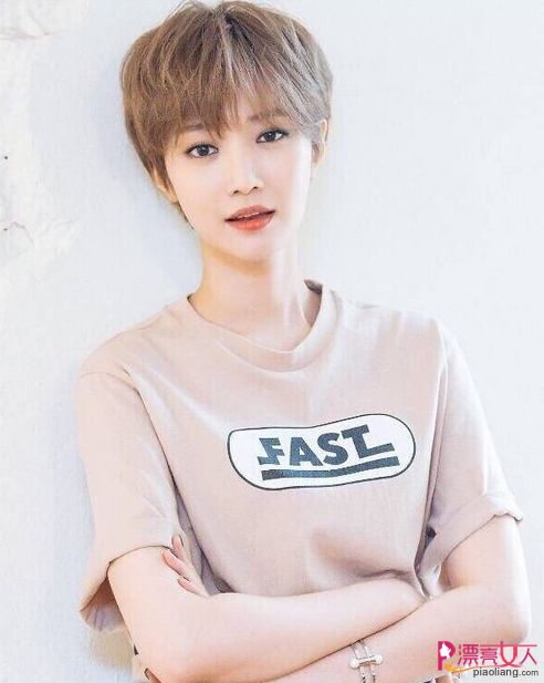 女生短髮造造型