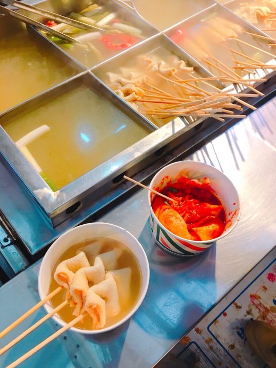 南浦洞在国際市場品嘗美食