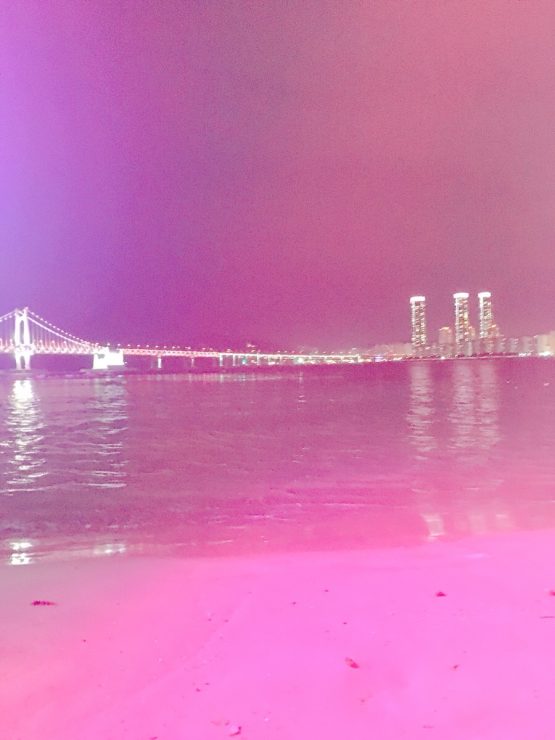 在廣安里海水浴場欣賞夜景（廣安大橋）