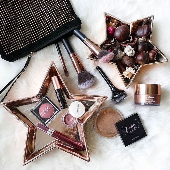 tonymoly媚眼持久眼線膠共有8色！不同的顏色能給人不一樣的印象唷！