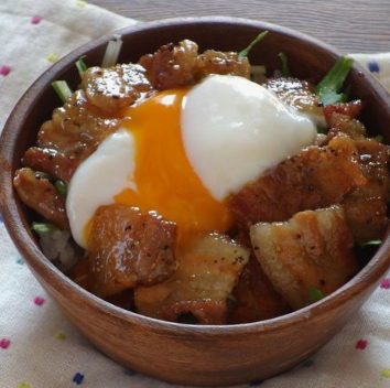 味道不輸牛肉的「豬肉蓋飯」