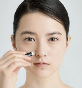 ①修飾鼻頭周圍的泛紅