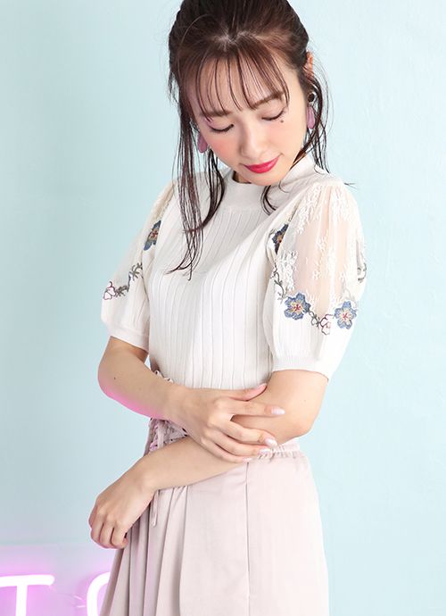 刺繡上衣穿搭