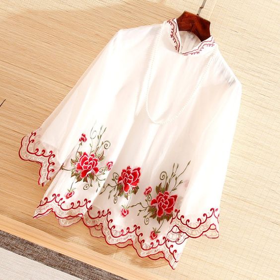 刺繡上衣穿搭