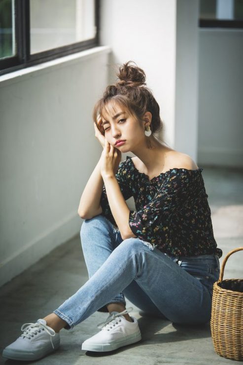 高腰牛仔褲穿搭