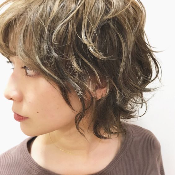 短髮燙捲