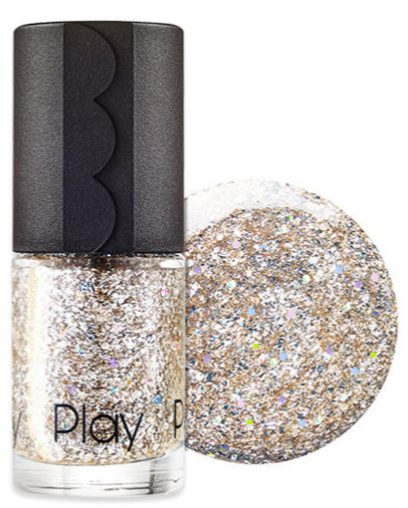 使用前充份搖勻,塗刷於指甲上。NEW PLAY NAIL