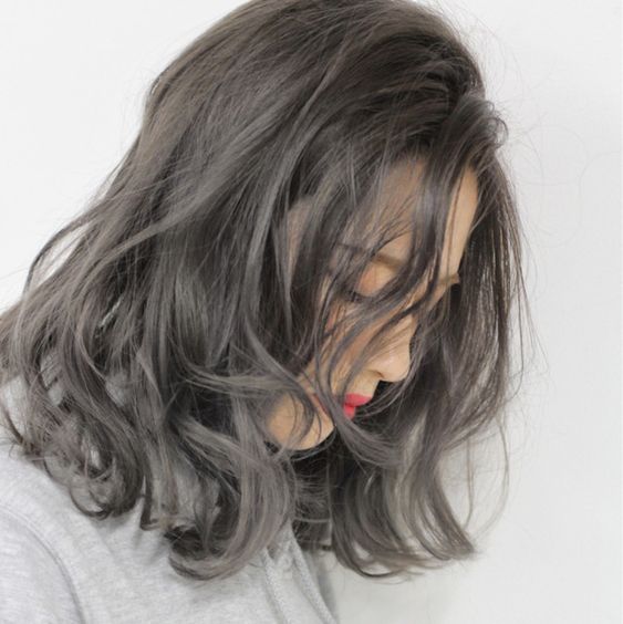 亞麻灰