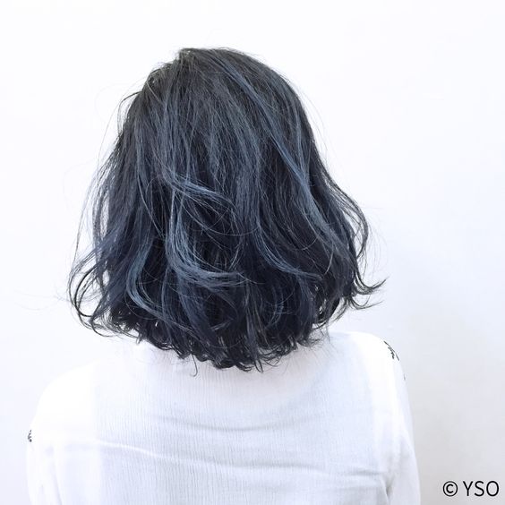 灰藍色