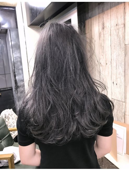 鐵灰色