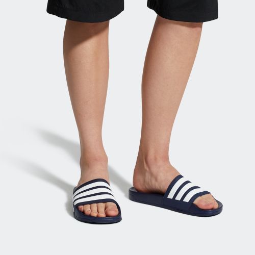 adidas拖鞋