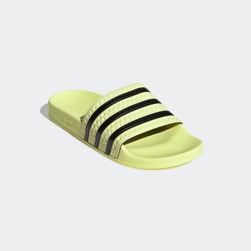 adidas拖鞋