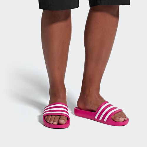 adidas拖鞋
