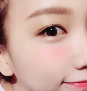 臥蠶妝