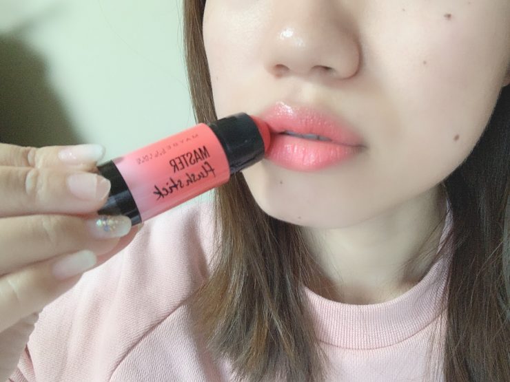 用棒狀腮紅挑戰全妝