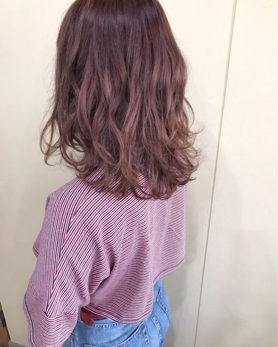 紅棕色