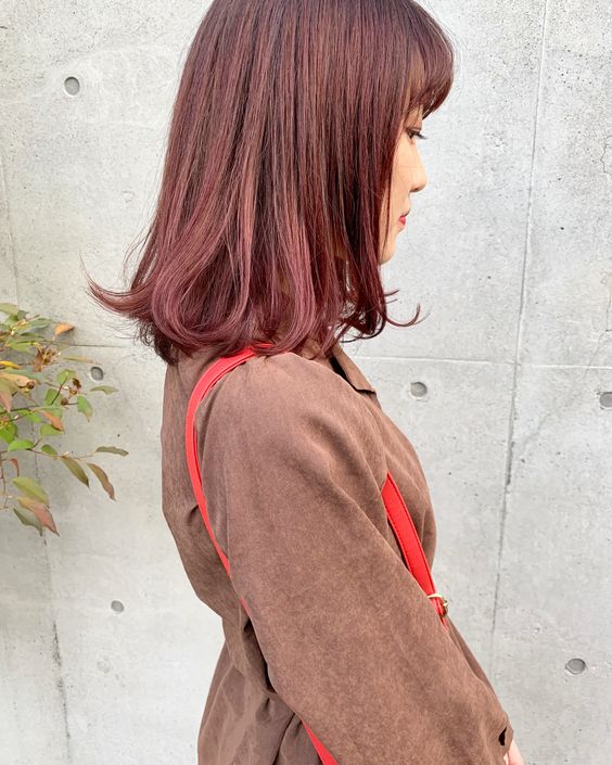 酒紅色
