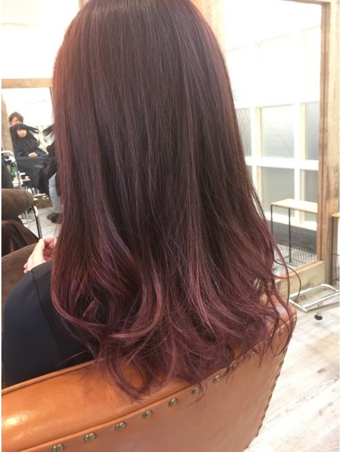 酒紅色