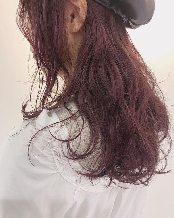 酒紅色