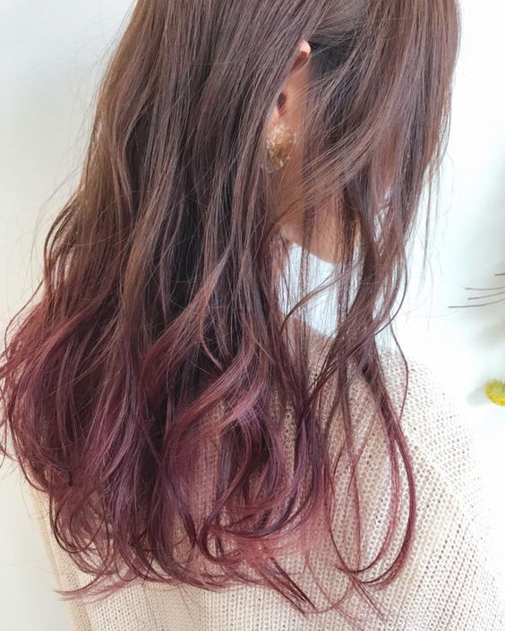 酒紅色