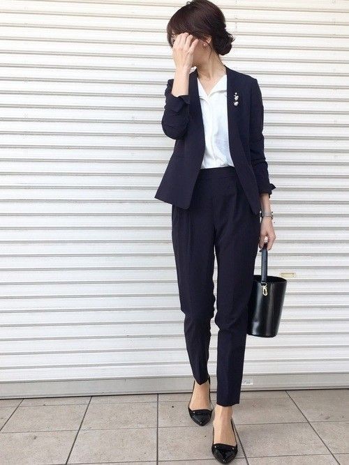 面試套裝女