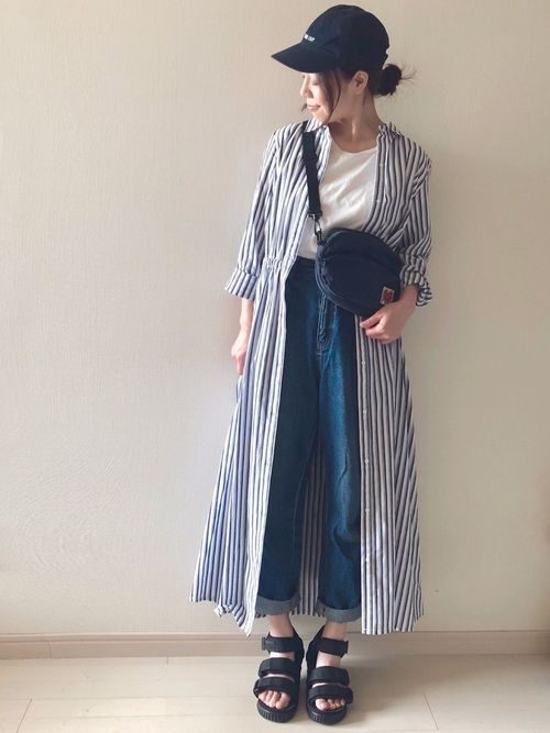 長版襯衫× 高腰長牛仔褲
