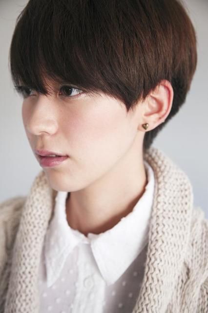 髮型 耳針