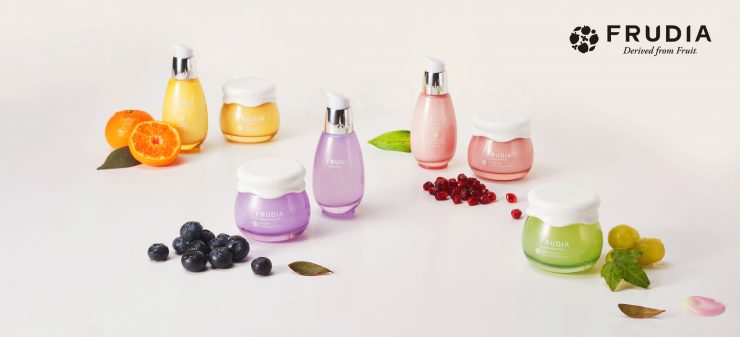 風靡韓國的新創水果保養品牌FRUDIA繽紛登台，獨家技術萃取鮮純維他命水，打造自然不做作的「鮮.榨.果.汁.肌.」