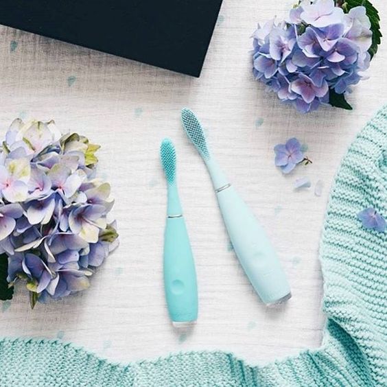 FOREO ISSA-矽膠智能聲波電動牙刷 2020熱門電動牙刷9款推薦