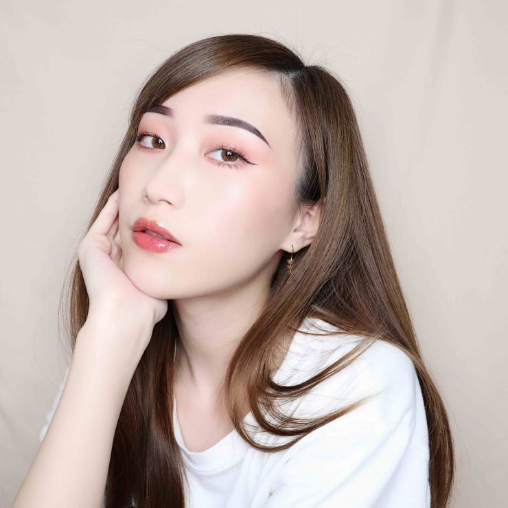 白色情人節約會妝容完成