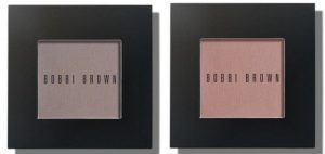 愛的迫降 孫藝珍 南韓富家女妝容推薦使用彩妝品:BOBBI BROWN 微煦眼影「復古玫瑰AntiqueRose」、「紫褐Heather」