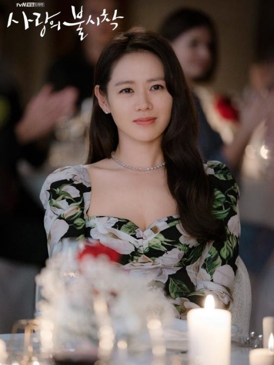 愛的迫降 孫藝珍 南韓富家女妝容重點3.大地色眼影