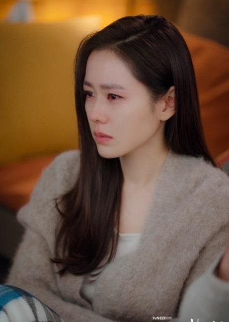 愛的迫降 孫藝珍 南韓富家女妝容重點3.大地色眼影