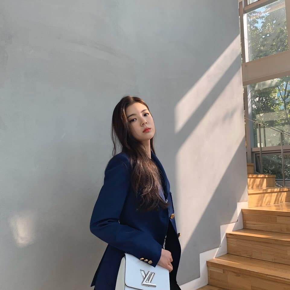 精品包款推薦Louis Vuitton―TWIST穿搭示範-Lia