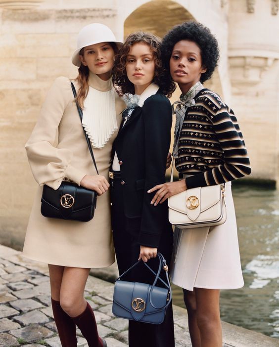 LOUIS VUITTON Pont9