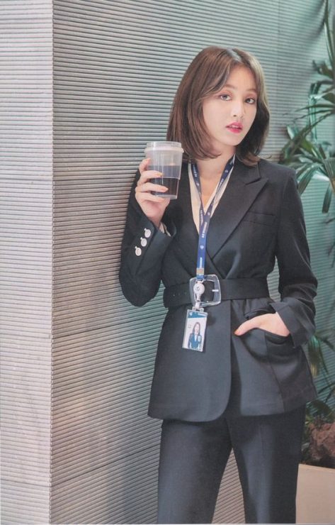 星期二：韓國 首爾 21~30度 開會穿搭