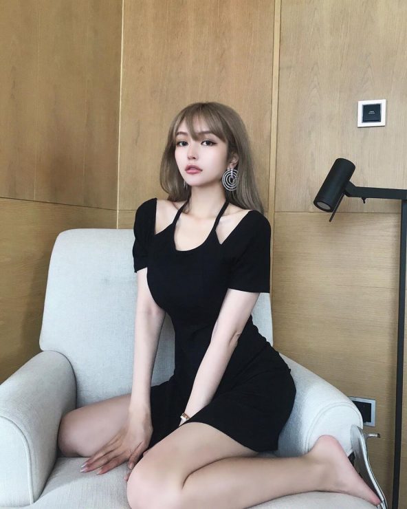 周揚青品牌GRACE CHOW洋裝