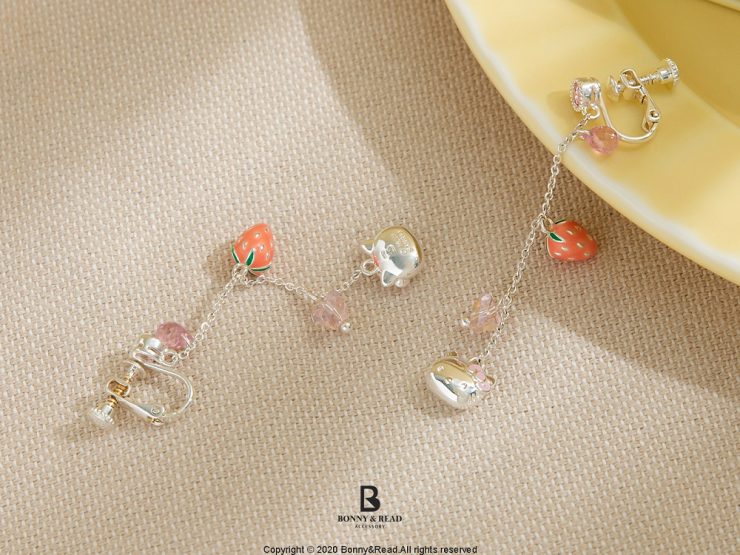 Hello Kitty 草莓甜心夾式耳環_Bonny _ Read 飾品_03
