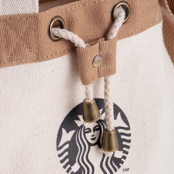 簡約抽繩水桶包，售價$500 (5)