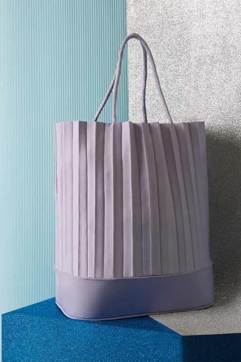 A Pale Petal 霧粉百摺手提袋NT$ 3,559