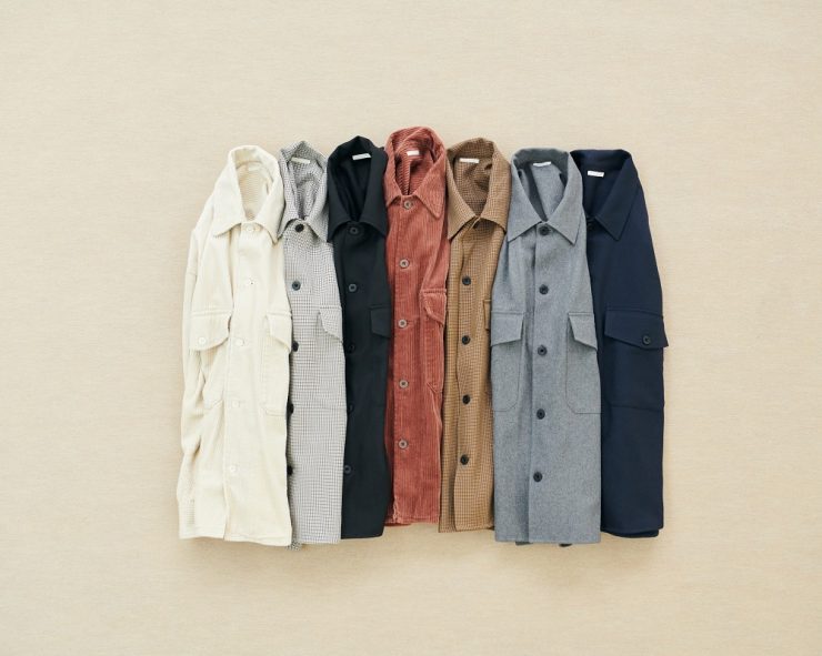 GU CPO寬版大口袋襯衫外套系列除了素色外，也推出格紋、燈心絨等不同款式與材質的選擇，成為時下男女初秋對抗忽冷忽熱溫差不可或缺的秘密武器。-1