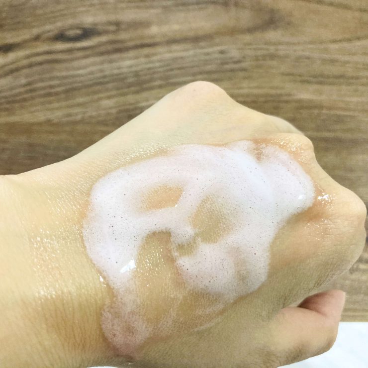 肌純極淨沁亮碳酸洗卸泡泡