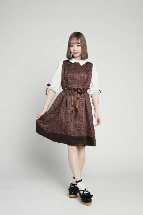 日本明治meiji巧克力 × Laforet 蘿莉塔 巧克力蘿莉塔 日本明治meiji巧克力 × Laforet蘿莉塔洋裝 白色巧克力穿搭 巧克力穿搭推薦 約會洋裝推薦 明治巧克力 2