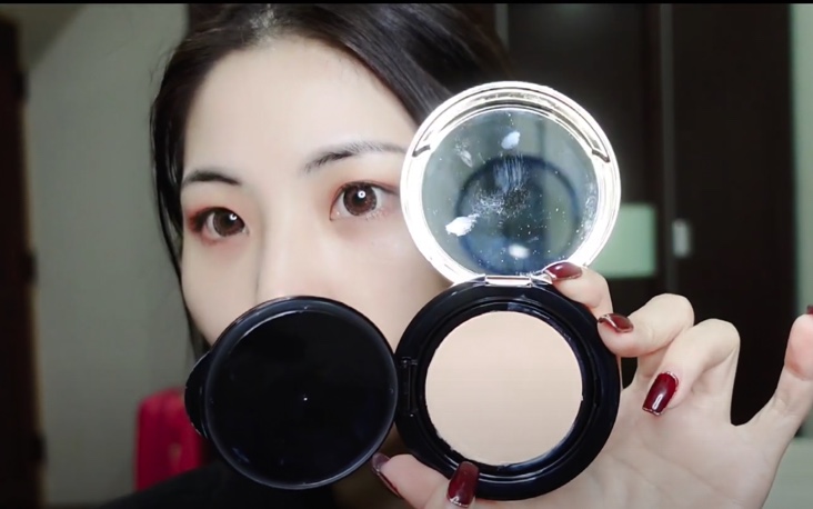 YSL氣墊粉餅 YSL水氣墊 YSL最新氣墊粉餅 最新YSL氣墊 YSL粉色氣墊 YSL粉色水氣墊 5