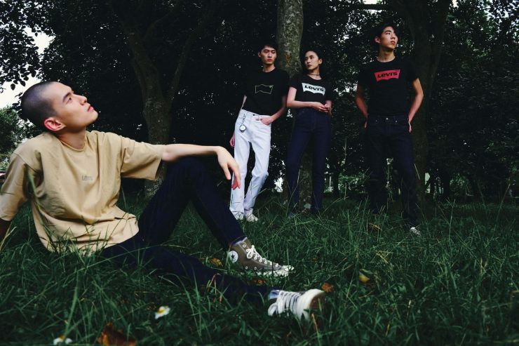 2022年夏季，Levi’s® Logo Tee 讓挑「Tee」的你在造型上無可挑剔！