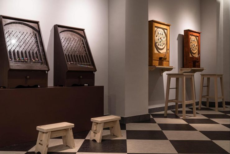 一旁設有彈珠台與懷舊柏青哥，體驗早期民眾閒暇消遣jpg